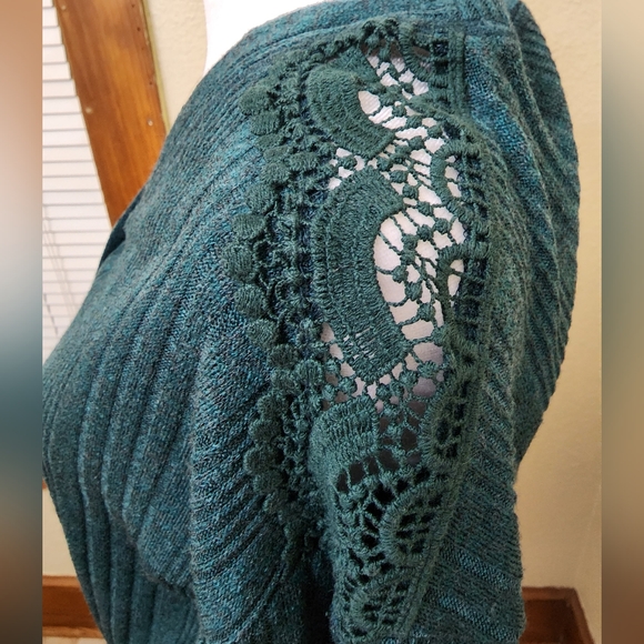 Like New! Maurices Long Sleeve Button Down Tie Front Green Top~ XS~ - Picture 5 of 11